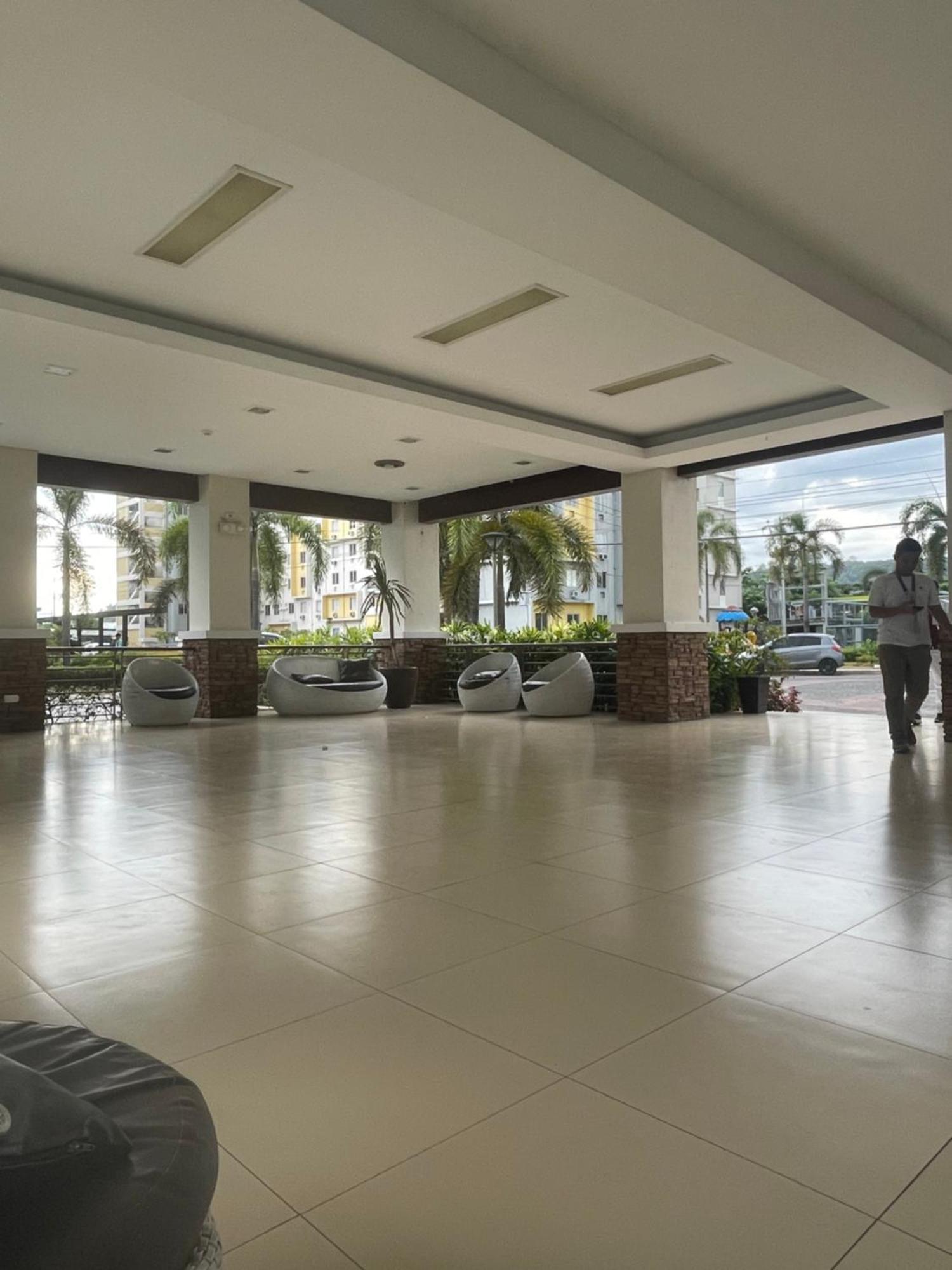 8 Spatial Condominium Davao City Kültér fotó